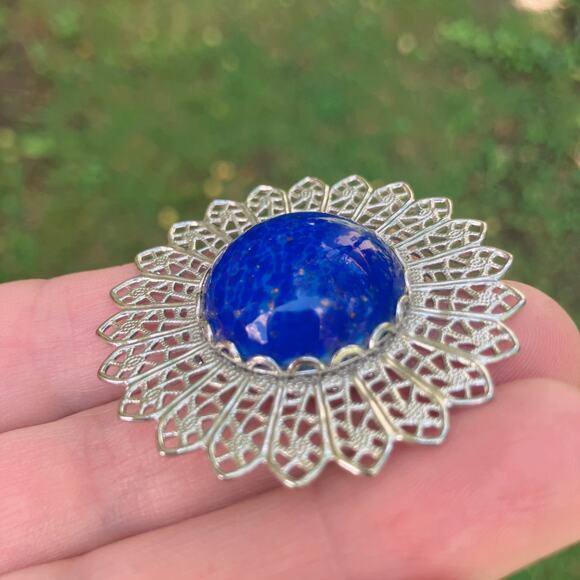 Mid Century Filigree Brooch Silver Tone Domed Blue Glass Cabochon Floral Pin - Picture 3 of 9